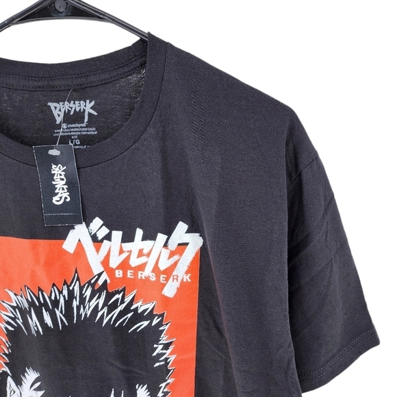 Berserk Unisex Character Face Print Crew Neck Short Sleeve Shirt - L - Picture 3 of 6